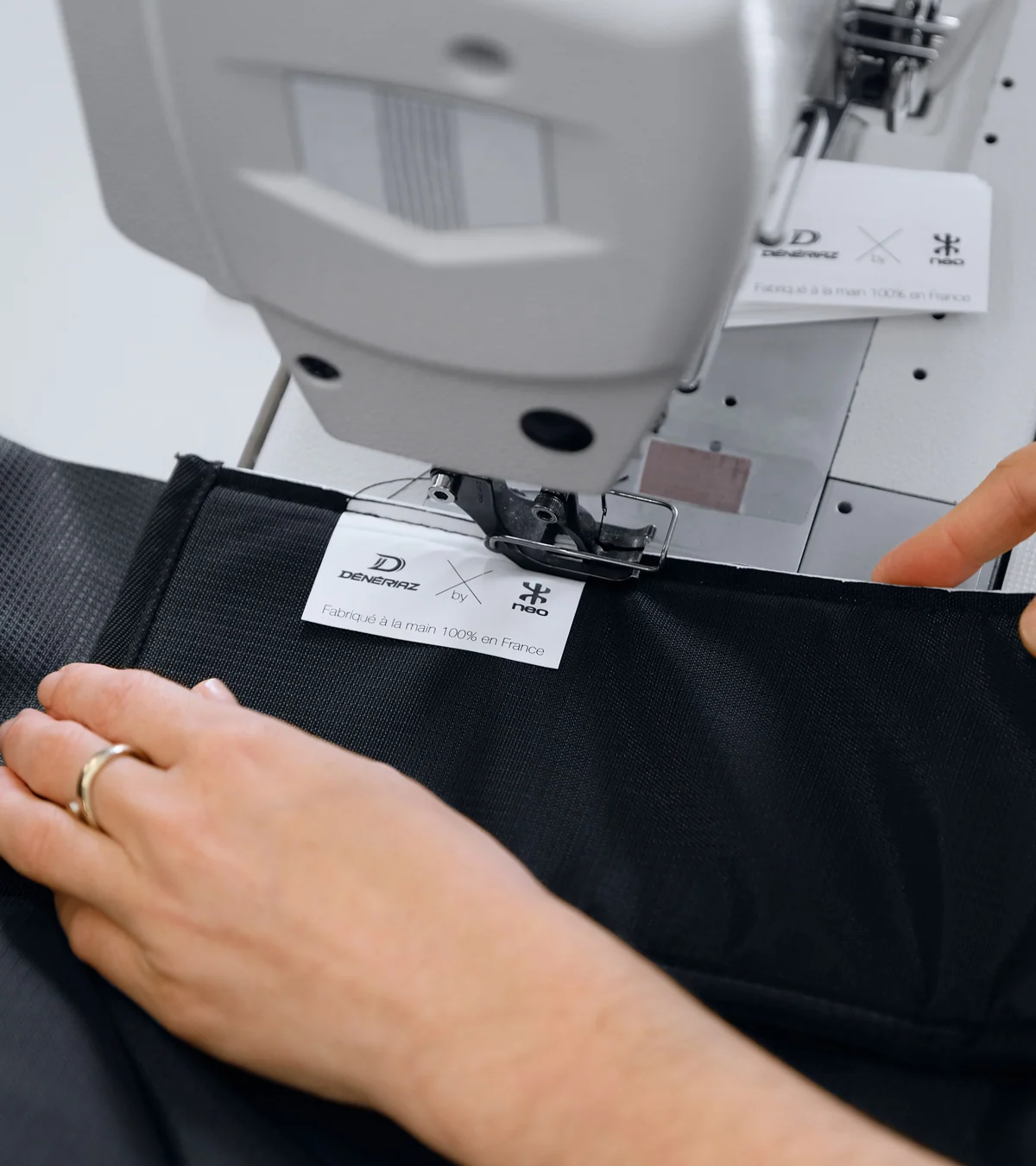 Local production of a Dénériaz ski bag