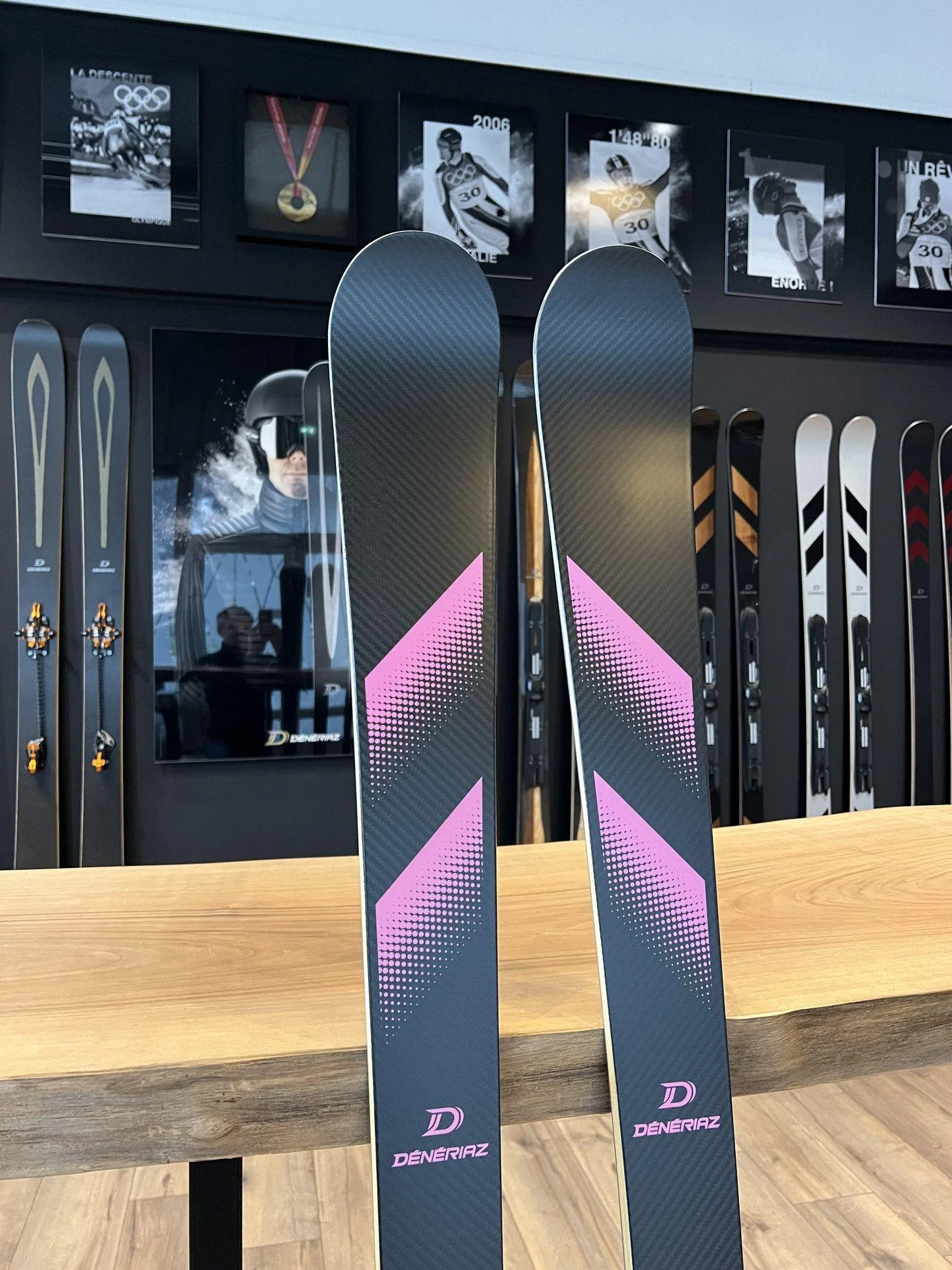 Détail d’un ski personnalisé Dénériaz