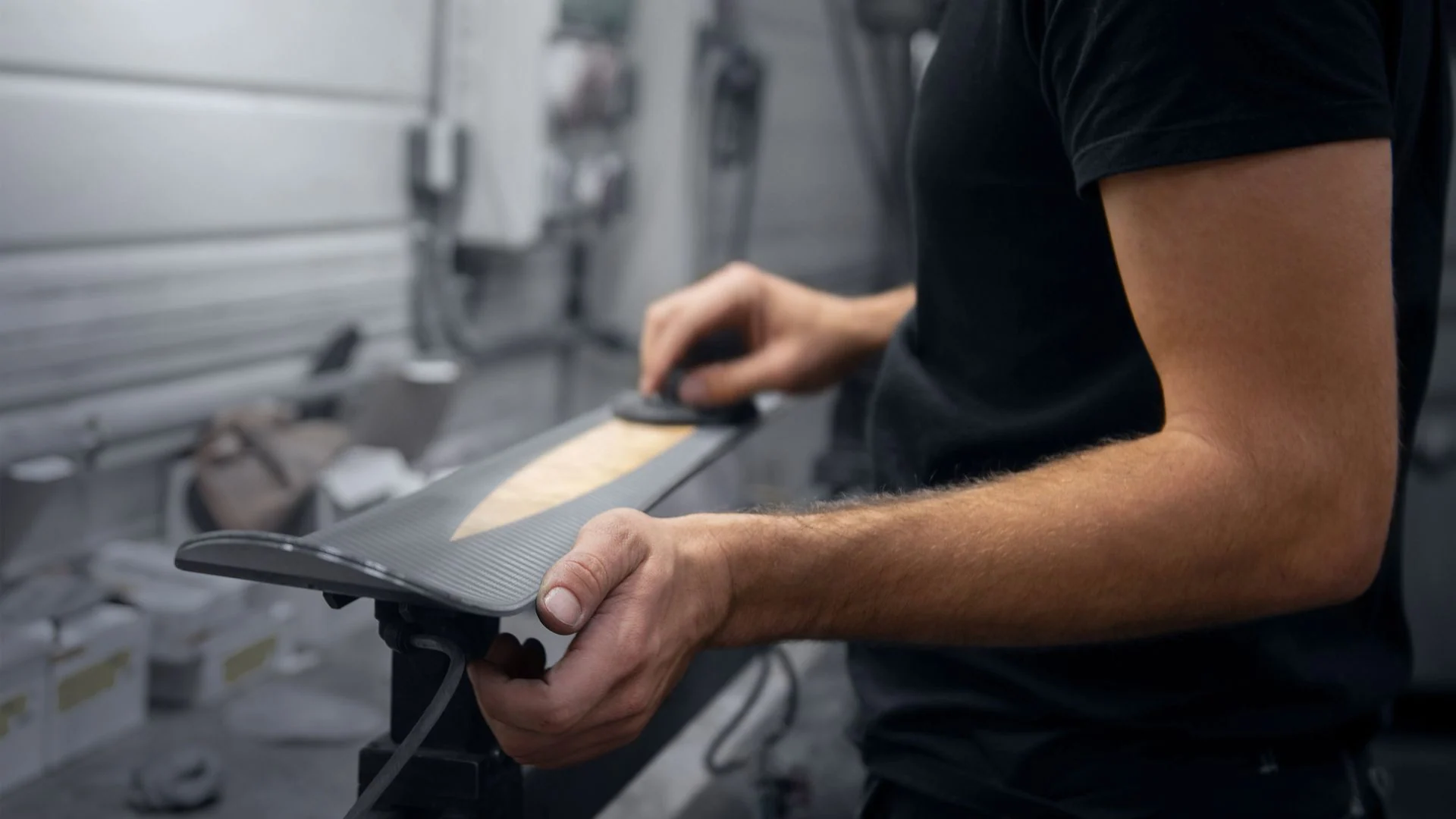 Contrôle numérique d’un ski Dénériaz dans l’atelier